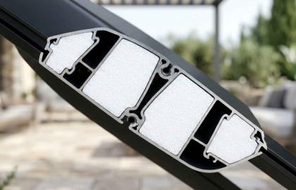 Bioklimatik Pergola Sistemlerinde Kusursuz İzolasyon: Alüminyum Lamel İçi EPS Strafor Dolgusu