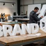 Markanızı Devasa Boyutlara Taşıyın: 2D CNC Strafor Harf ve Şekil Kesim Çözümleri